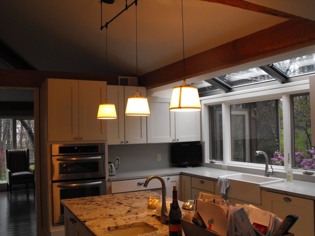 How High to Hang Pendant Lights Over a Kitchen Island